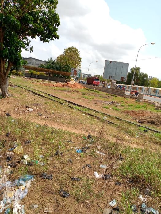 Carrefour Lomégan Bretelle-Klikame : L’érection d’une clôture au bord de la route inquiète